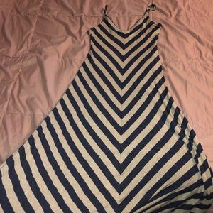 women’s maxi dress size M